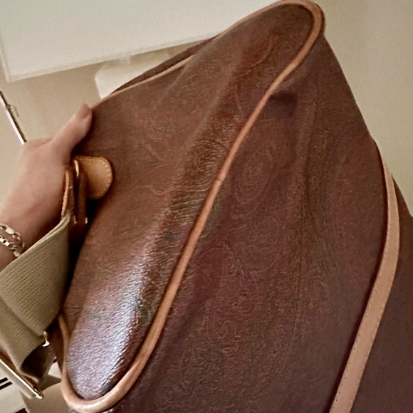 Vintage Etro Travel Duffle Bag with lock and keys - Picture 12 of 17